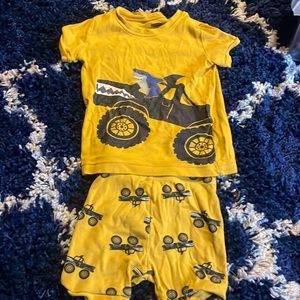 Old navy 5t matching pajamas short set